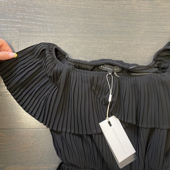 Endless Rose XS black jumper with trumpet bottoms. Off shoulder. New with tag. - Picture 2 of 4